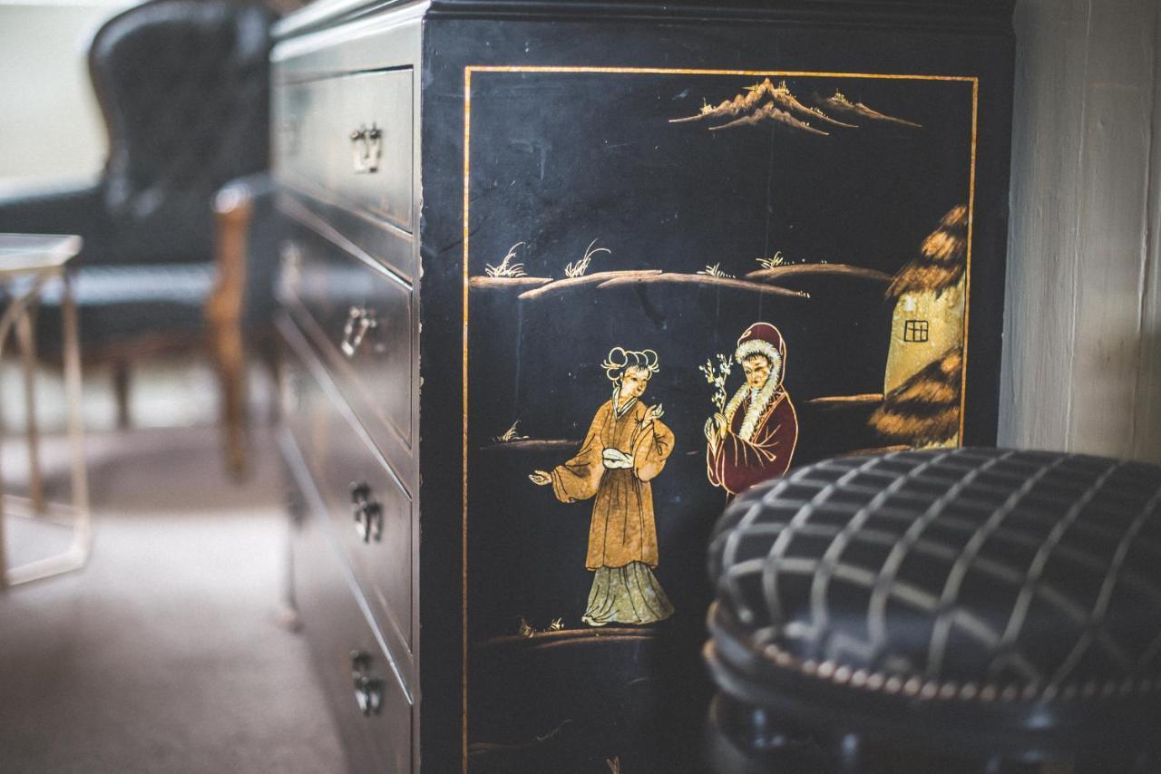 Bed and Breakfast Jeakes House Rye Exterior foto A Chinese-style cabinet
