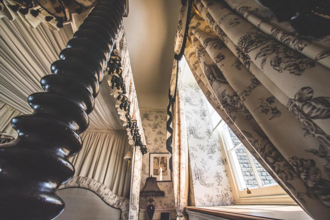 Bed and Breakfast Jeakes House Rye Exterior foto The spiral staircase